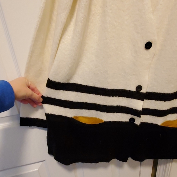 Gorgeous Cardigan - Picture 3 of 4